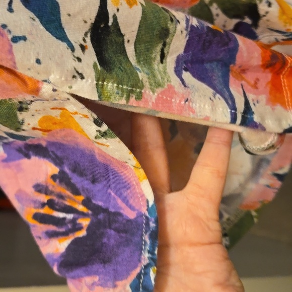 Agnes & Dora Floral 3/4 Sleeve Tee - Multicolor - Picture 4 of 6